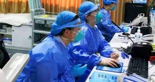 Enfermeras de la unidad de emergencias de un hospital de Shenzhen en China llevan mascarilla para protegerse del coronavirus.