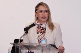 La rectora Yarabí Ávila AG asistió a la conmemoración por el Día del  Trabajador y la Trabajadora Social, donde reconoció el importante papel que  desempeñan para el bienestar de la población. Agradeció